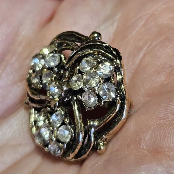 W.M.C.A. (White Metal Casters Association) vintage Gold white rhinestone brooch - Picture 2 of 9